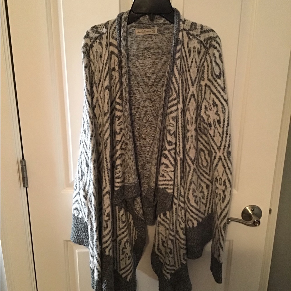 SOLD A &F Pattern cardigan grey and white